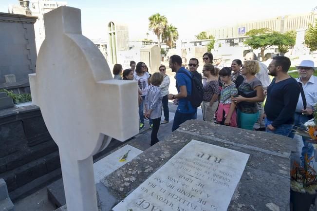 Ruta por el cementerio de Vegueta