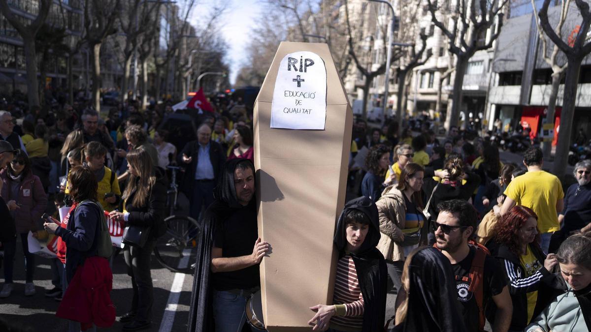La huelga de profesores en Barcelona, Barcelonès y Baix Llobregat arranca este lunes una semana de paros en toda Catalunya