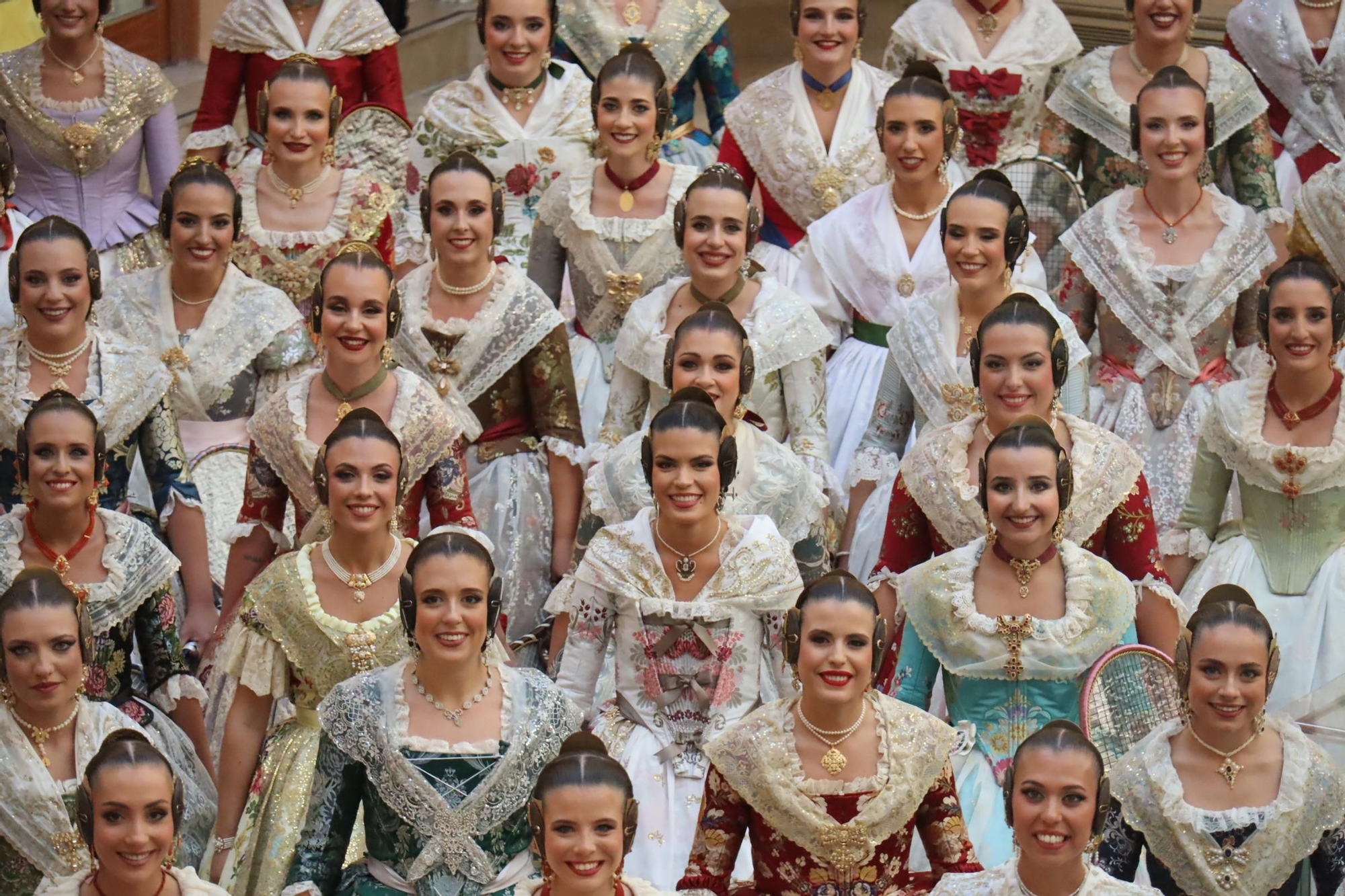 Las candidatas a Fallera Mayor de València 2026 se estrenan en la Batalla de Flores