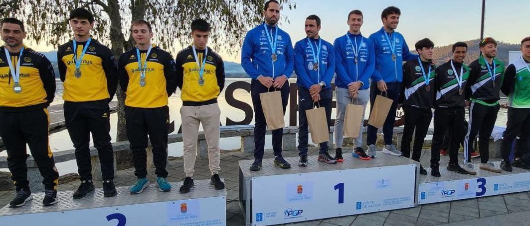 Ferro, Fontán, Siero, Picón, Romero, Campos, Barreiro, Domínguez, Jácome, Duro, Piñeiro y Crespo en el podio de Castrelo de Miño.