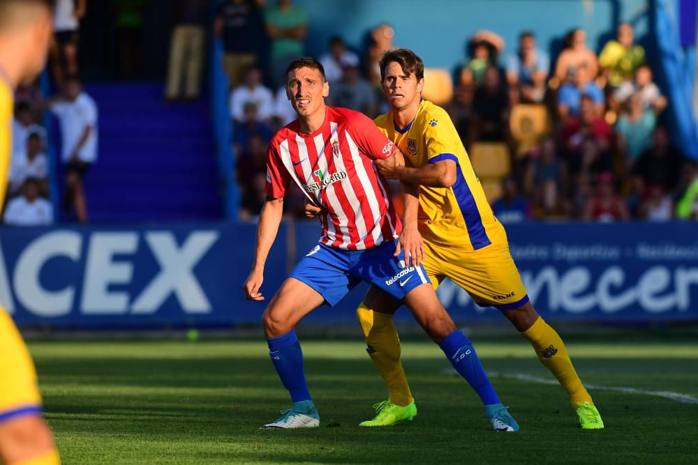 El partido entre el Alcorcón y el Sporting, en imágenes