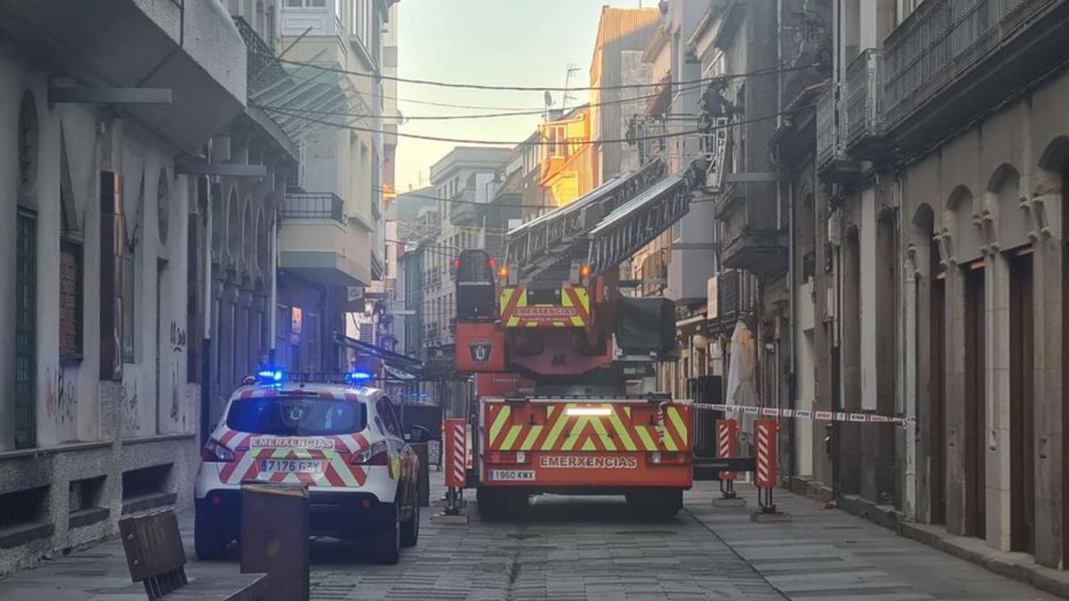 Retiran los cristales de un edificio abandonado | FDV