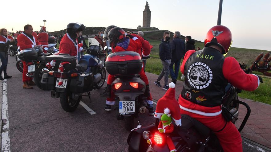 &#039;Papanoelada&#039; motera de O Burgo a la Torre de Hércules