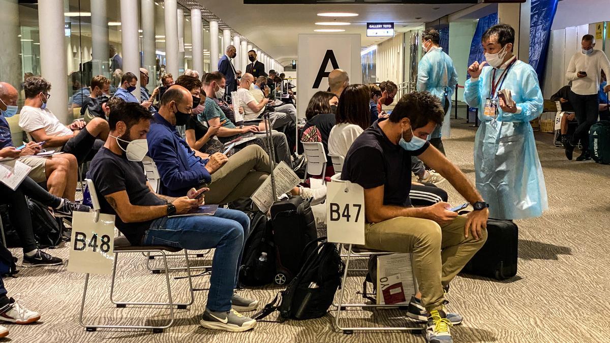 Atletas y visitantes de los JJOO son sometidos a recios controles a su entrada al país.