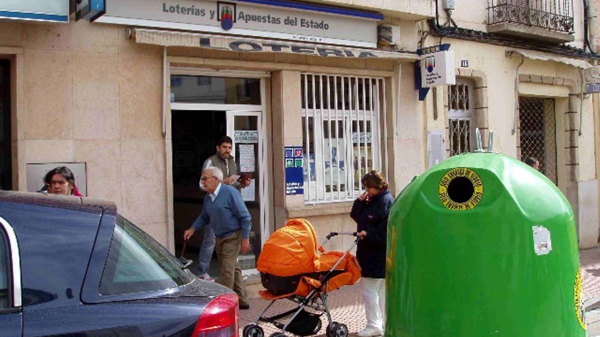 Administración de lotería en Alagón, donde ha caído el primer premio, en una imagen de archivo.