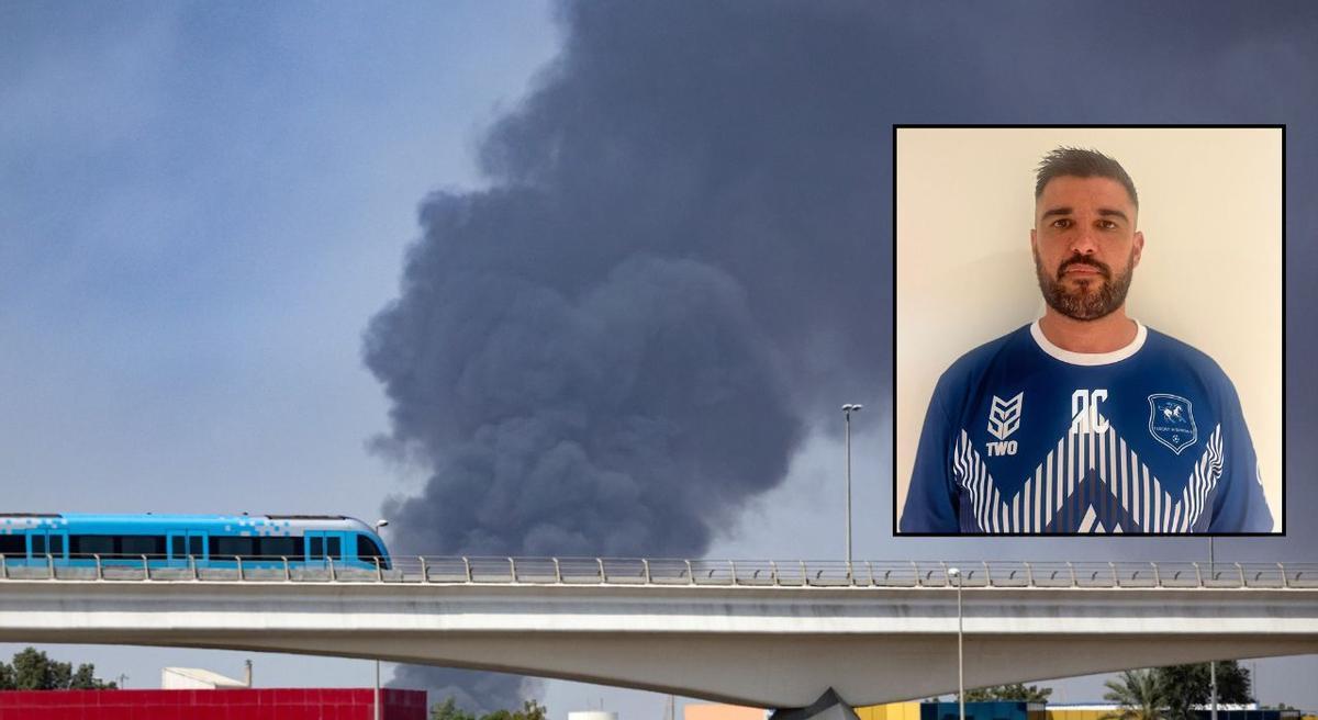 El vigués Álex Calvo (d.) con una imagen de un ataque de Irán sobre Dubái el domingo 1 de marzo.