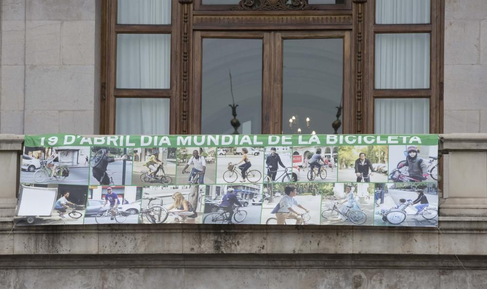 'Bicifestación' en Valencia con motivo del Día Mundial de la Bici