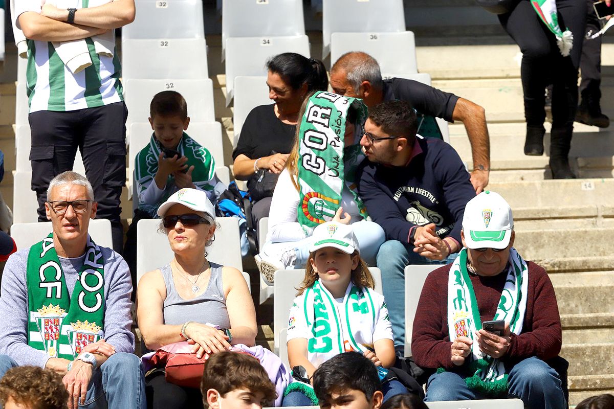 Córdoba CF - Las Palmas Atlético: Las imágenes de la afición en el Arcángel