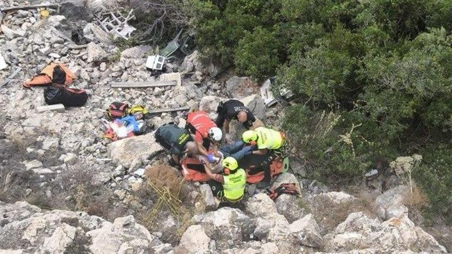 Rescaten un home de 69 anys després de caure per un talús de set metres a Cullera