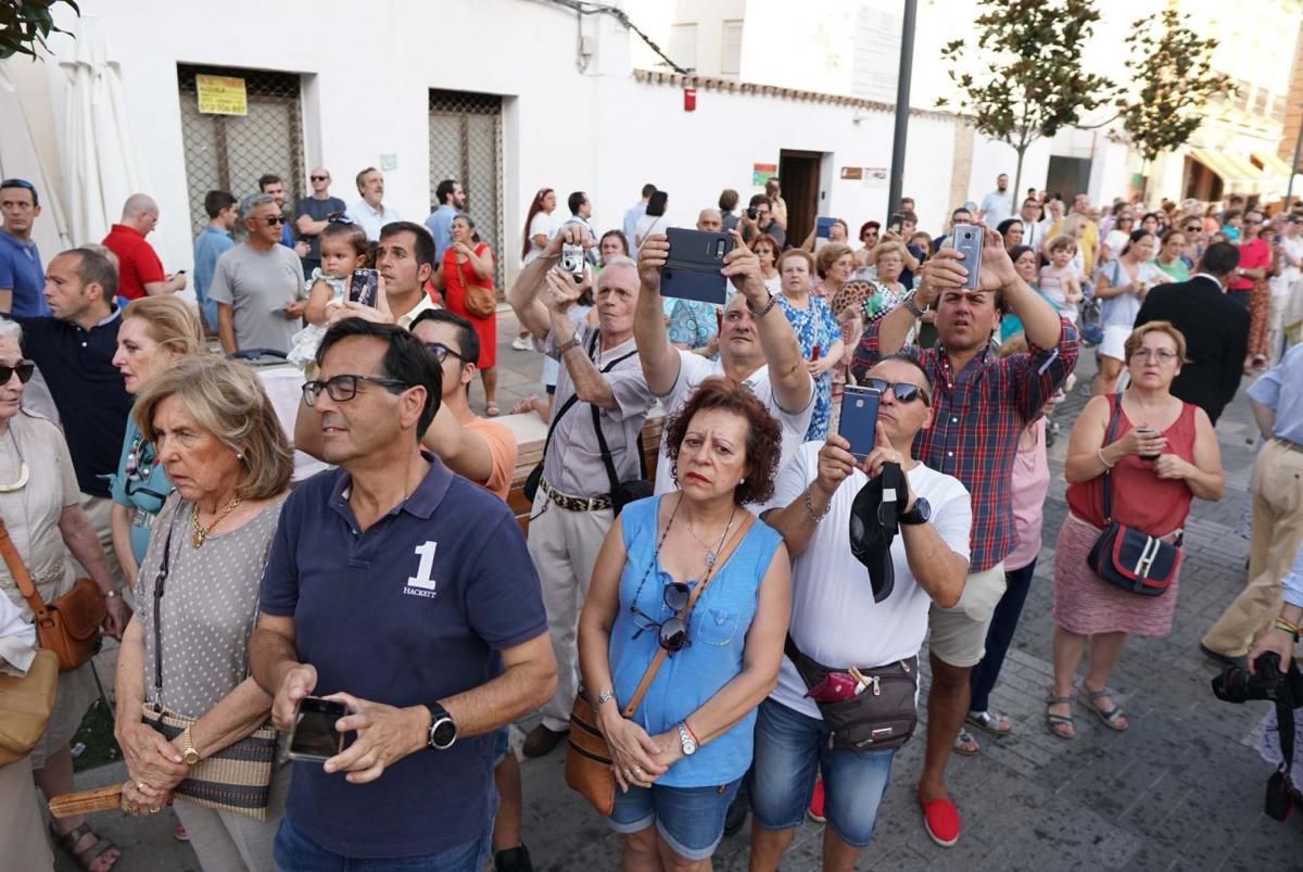 Una procesión con tres pasos para el aniversario del Sagrado Corazón