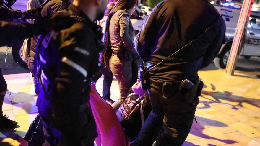 La policía de Israel dispersa con violencia varias manifestaciones contra de la guerra