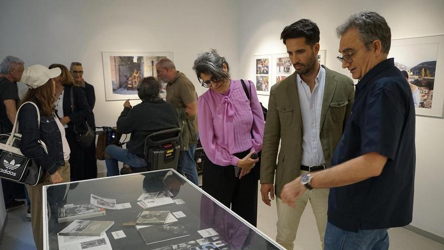 El Muram rescata las últimas miradas de Carlos Gallego: 90 fotografías que documentan la Cartagena del cambio de siglo