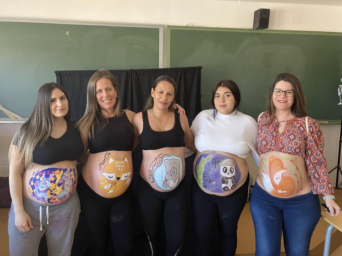 El grupo de mujeres embarazadas que participó en el taller.