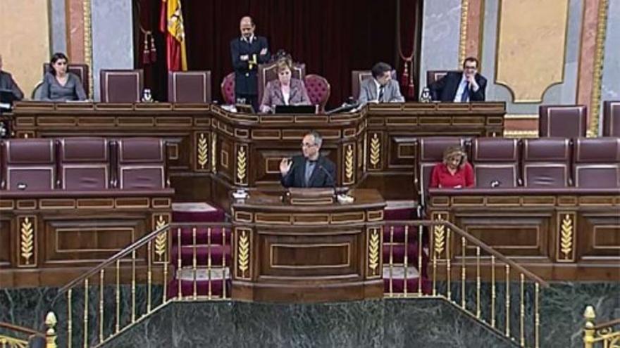 Coscubiela interpela a Rajoy y Santamaría y les ‘pilla’ hablando por teléfono