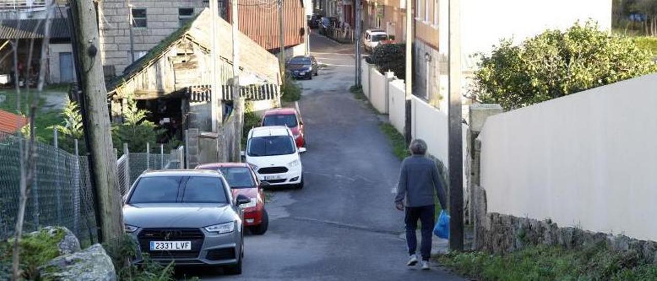 Carretera de Montemogos, una de las afectadas por el proyecto del Concello de Bueu. |   // SANTOS ÁLVAREZ