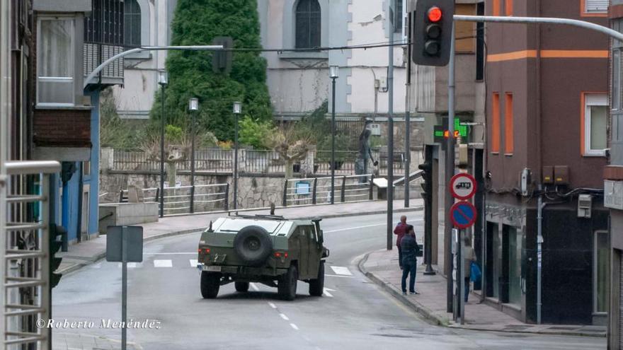 Militares de Cabo Noval refuerzan la vigilancia en Mieres por el Estado de Alarma