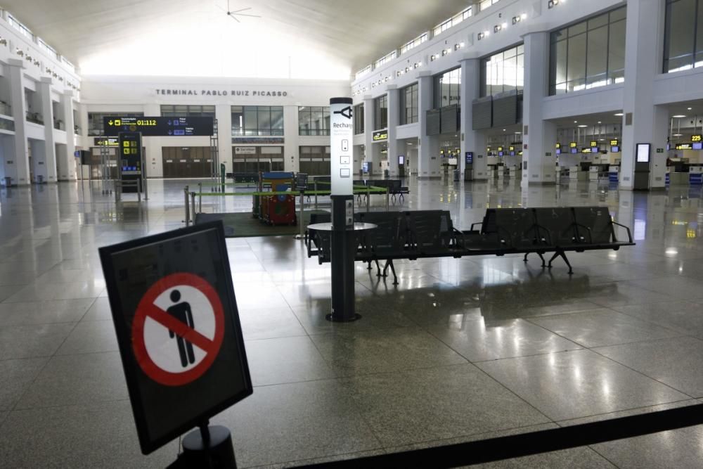 El Aeropuerto de Málaga completamente vacío por el coronavirus.