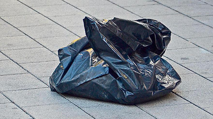 Hallan el cadáver de un bebé recién nacido en un contenedor de basura