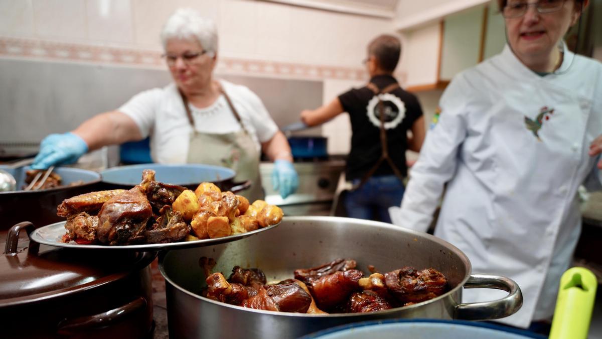 Un restaurante prepara Galo.//Bernabé