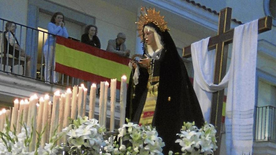 La capilla del Nazareno se embellece para el besamanos