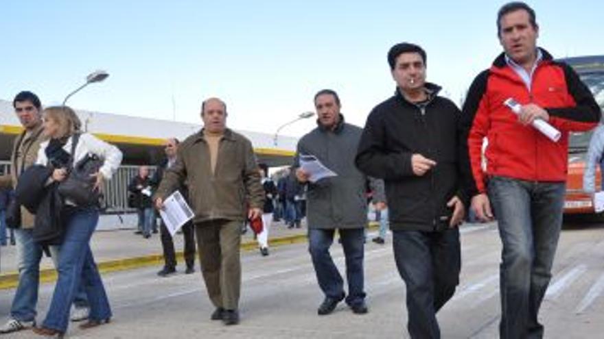Iglesias hace un llamamiento a sindicatos y a GM para que rotomen las negociaciones