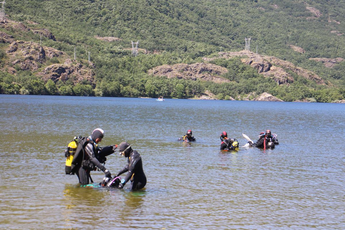 GALERÍA | Campaña de limpieza en el Lago de Sanabria