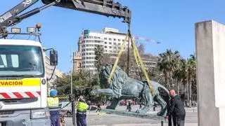 El Puerto de Málaga empieza a plantar sus colosos: arranca el montaje de las esculturas gigantes de Ginés Serrán