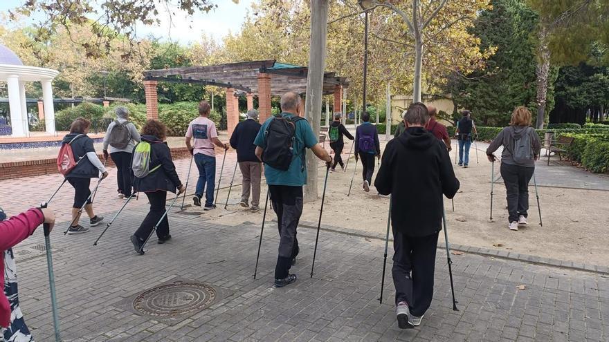La marcha nórdica toma los barrios de València