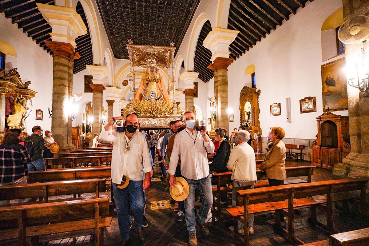 Villanueva de Córdoba acompaña a la Virgen de Luna a La Jara