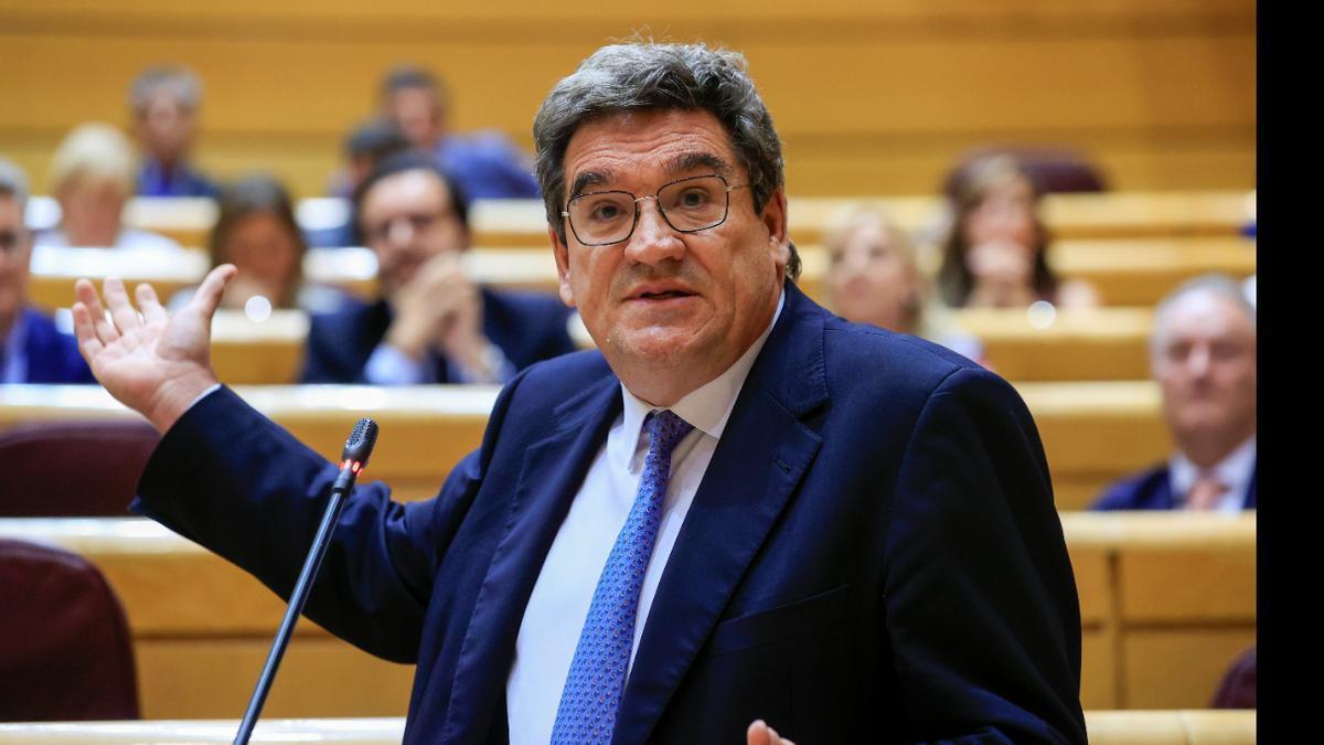 El ministro José Luis Escrivá contesta sobre la migración en Canarias en el Senado