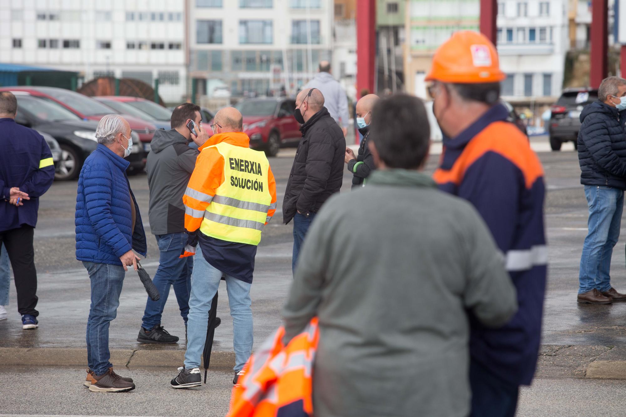 Mil vehículos en la caravana de Alcoa con el lema 'Enerxía solución'