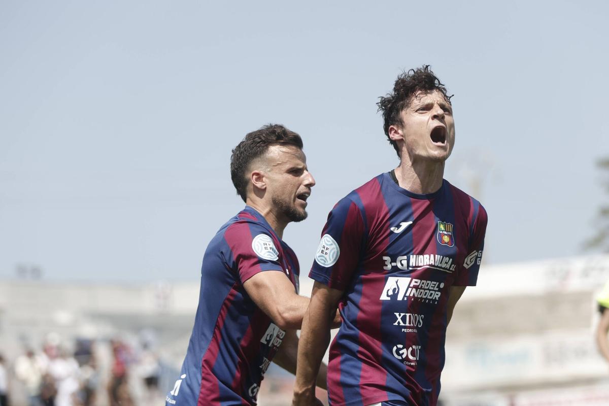 Poblense - Águilas: las imágenes del partido