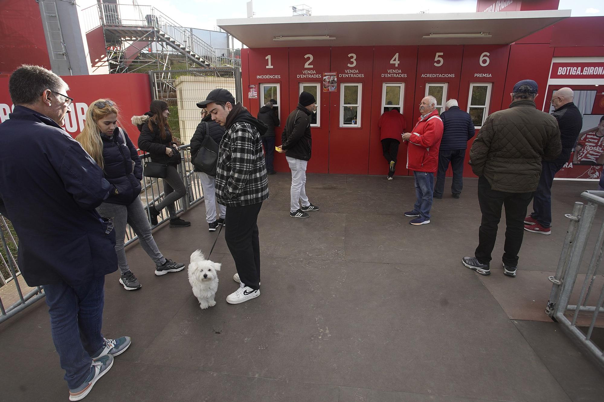 Tres quarts d'hora per comprar una entrada pel Girona-Barça