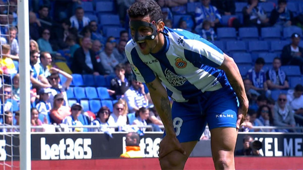 Rosales se lesionó ante el Alavés y tuvo que ser cambiado