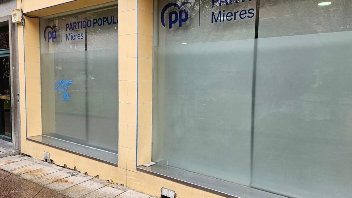 La sede del PP de Mieres.