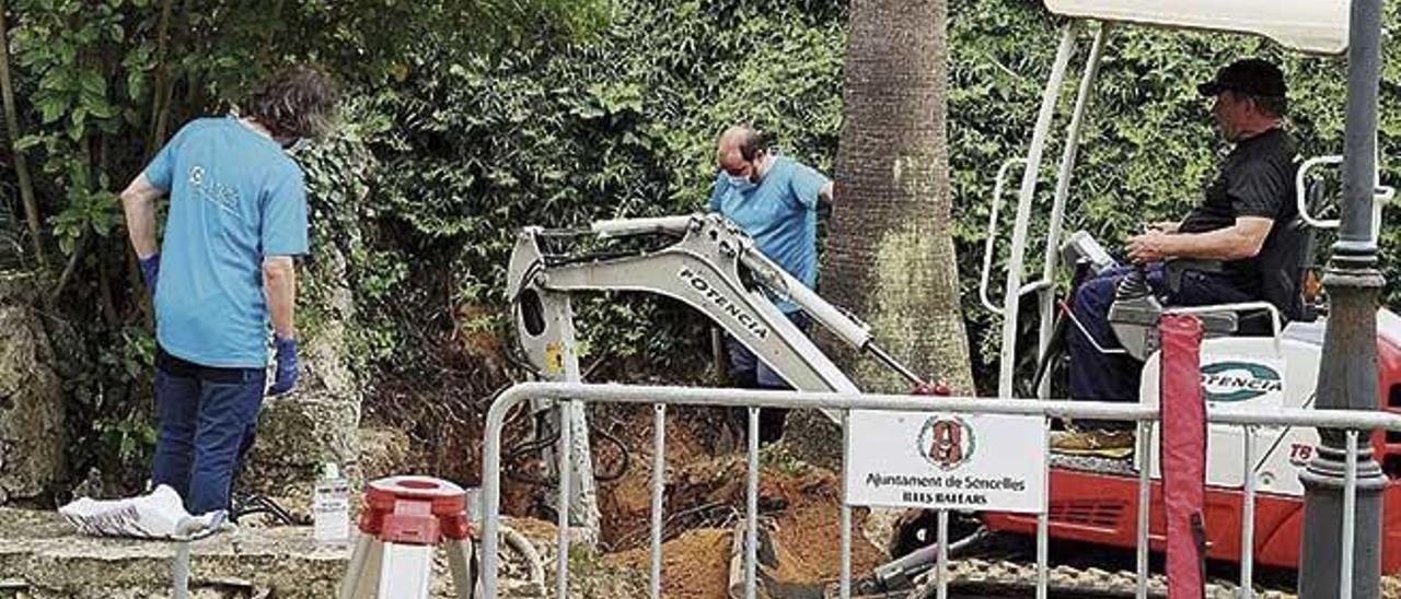 Los trabajos se han retomado en la terraza inferior del cementerio de Sencelles.