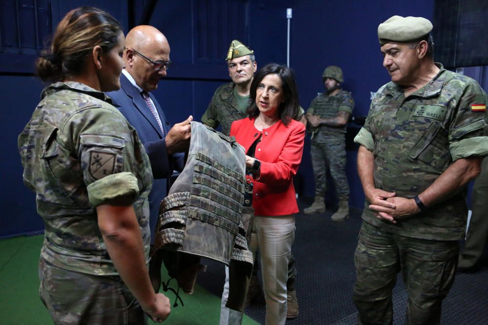 La ministra de Defensa, Margarita Robles, visita a la Legión en Ronda.