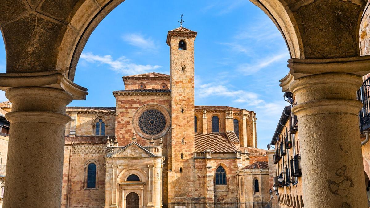 Es uno de los pueblos más sorprendentes del interior de España.