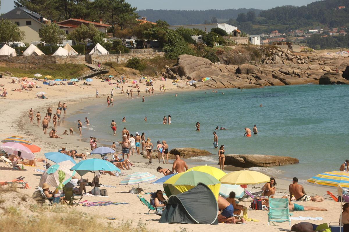 Las comarcas de O Salnés y Pontevedra están a rebosar, y sus playas son una de las razones.