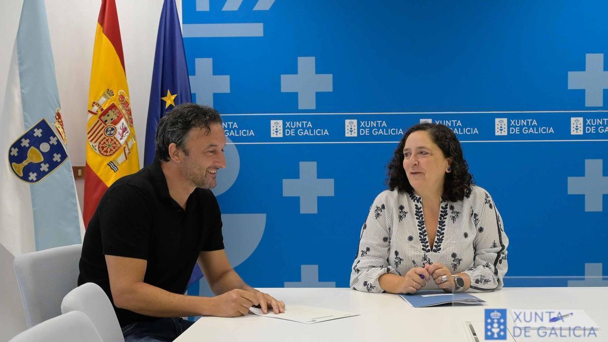La delegada de la Xunta en A Coruña, Belén do Campo, con el presidente de la Federación Española de Empresas de Jardinería, Víctor Pérez.