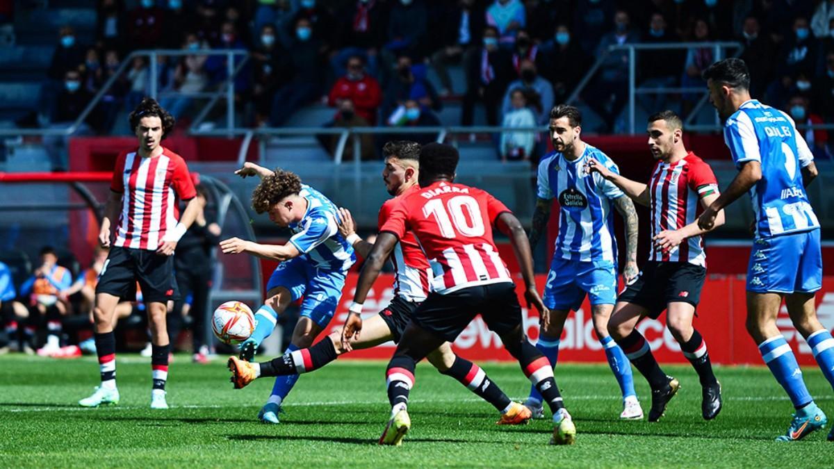 Imagen del partido entre el Athletic B y el Deportivo