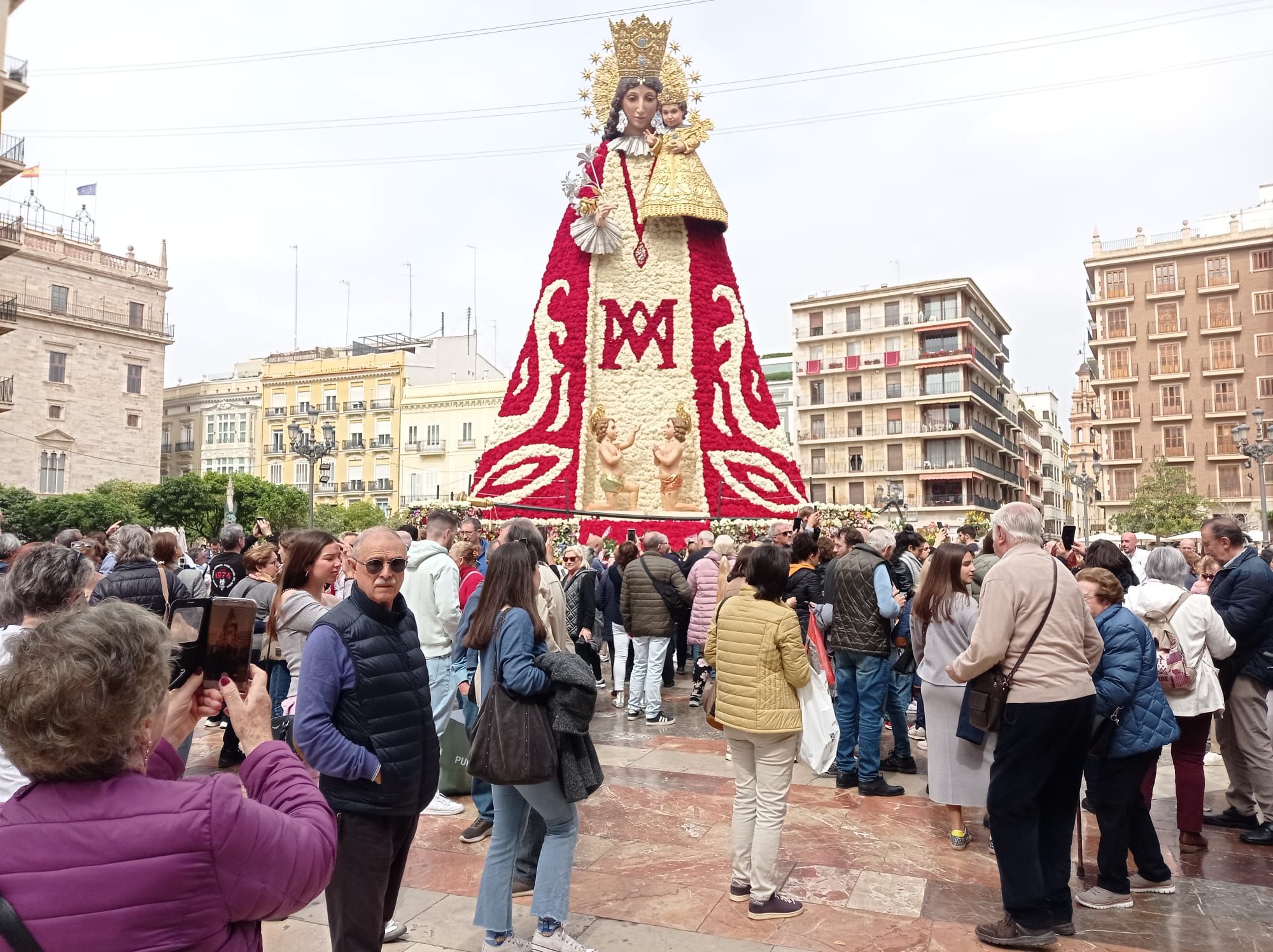 Las calles de València recuperan la normalidad tras las Fallas de 2024