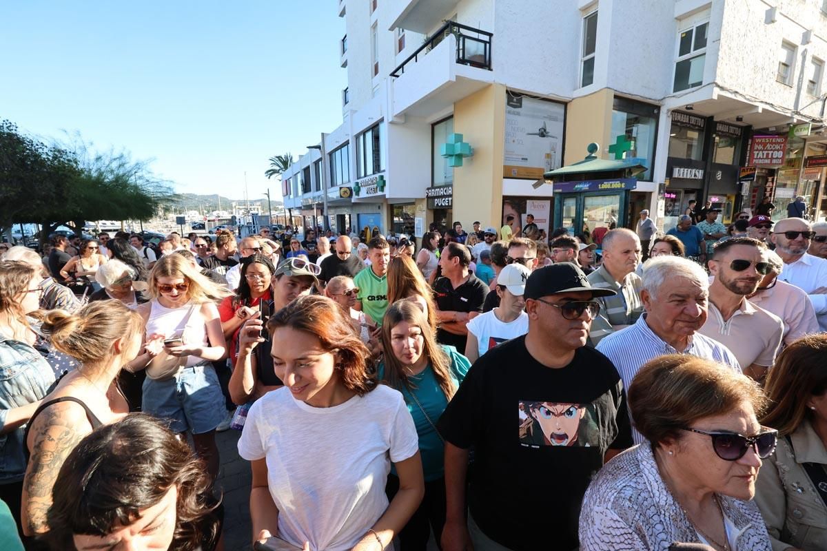 Galería: Todas las imágenes de la inauguración del mural de Okuda en Sant Antoni