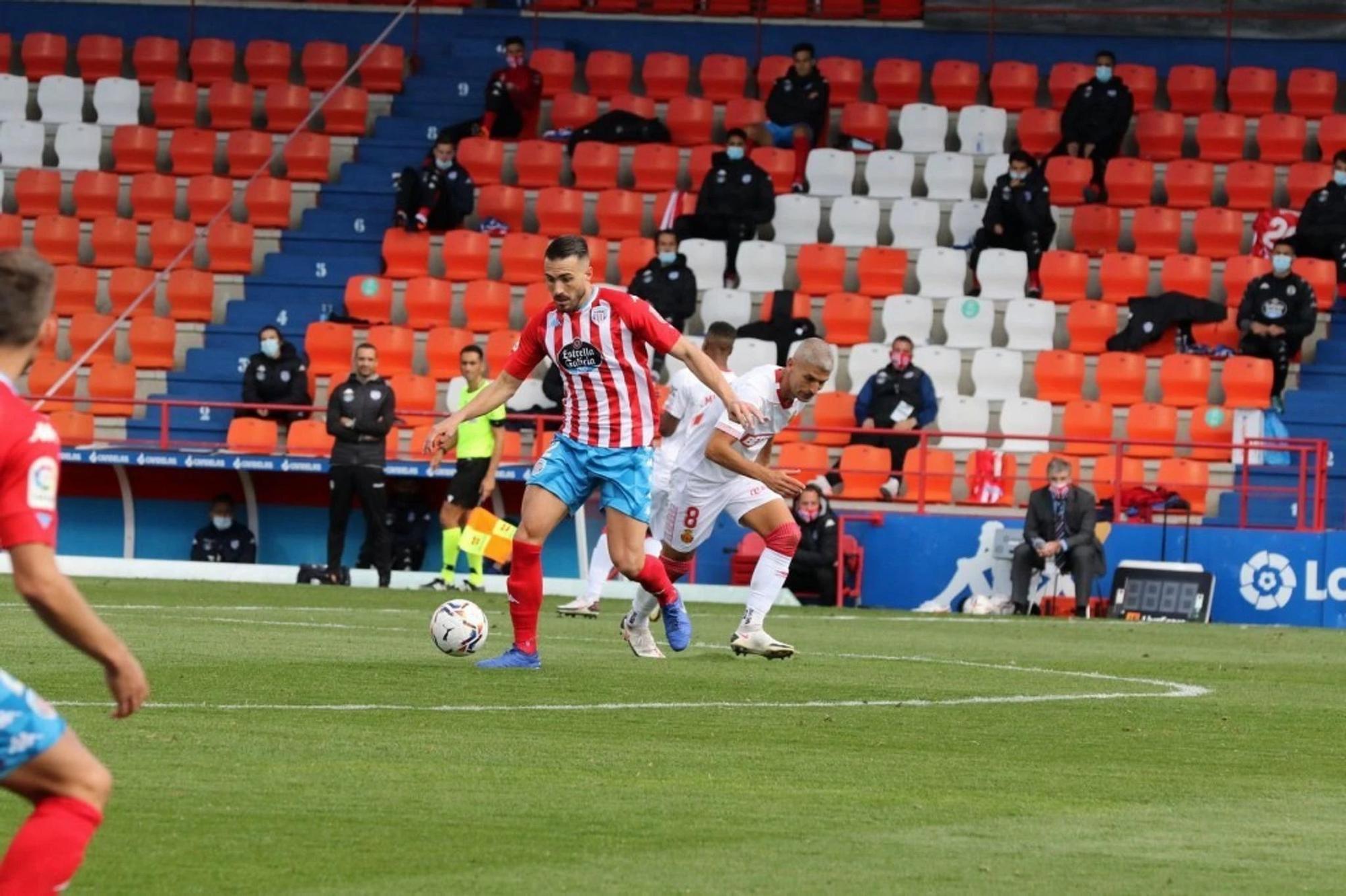 Xavi Torres, durante un partido con el CD Lugo en 2020.