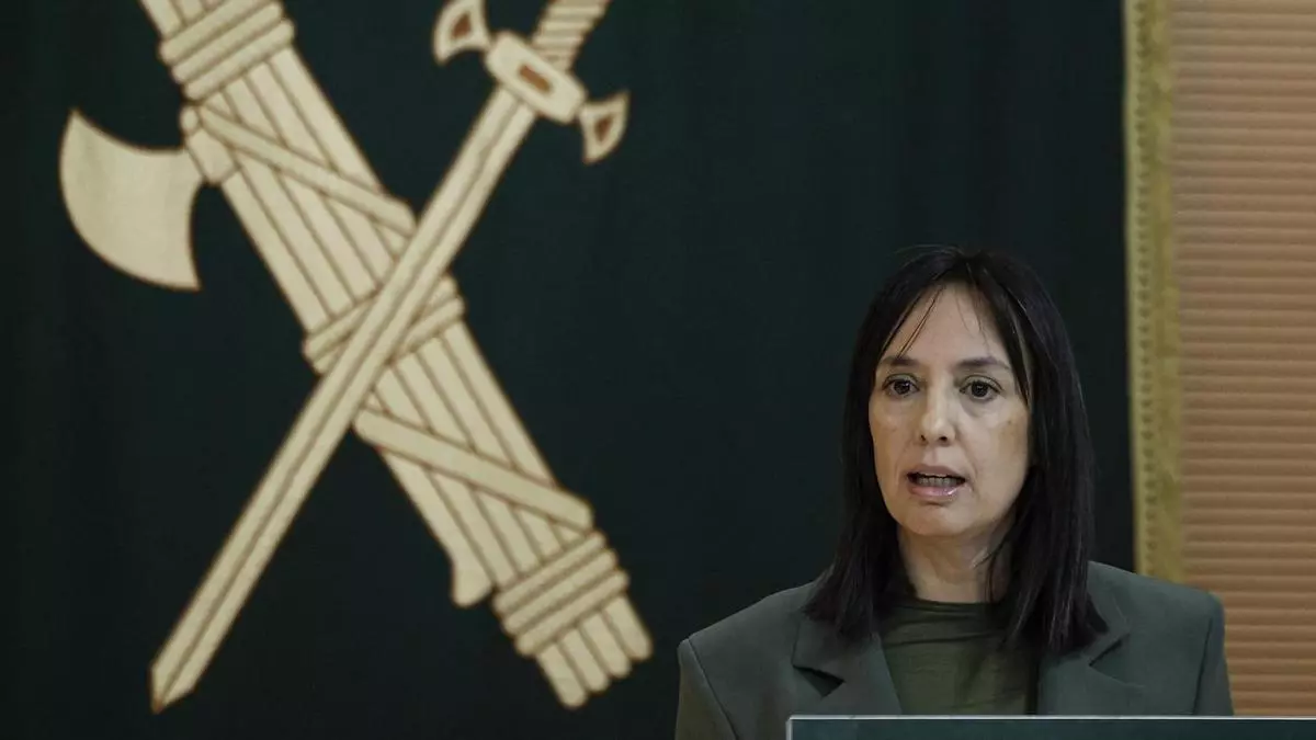 El juez imputa a la directora de la Guardia Civil y la cita el 16 de julio por su implicación en la trama Leire