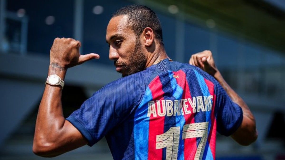 Aubameyang, con su nuevo dorsal 17 en el Barça