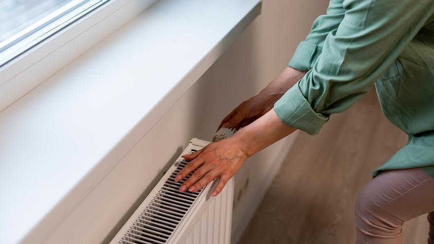 Por qué la gente está poniendo papel de horno sobre el radiador? -  Información