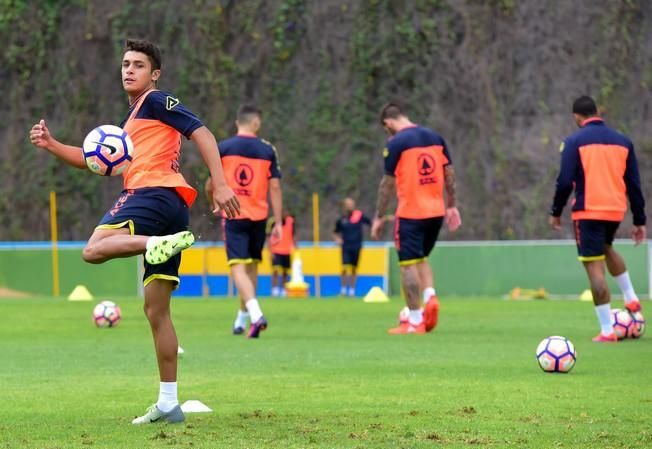 Entrenamiento UD Las Palmas en Barranco Seco ...