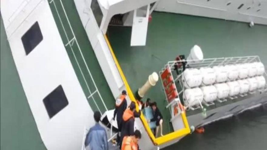 Video del rescate del capitán del ferry surcoreano