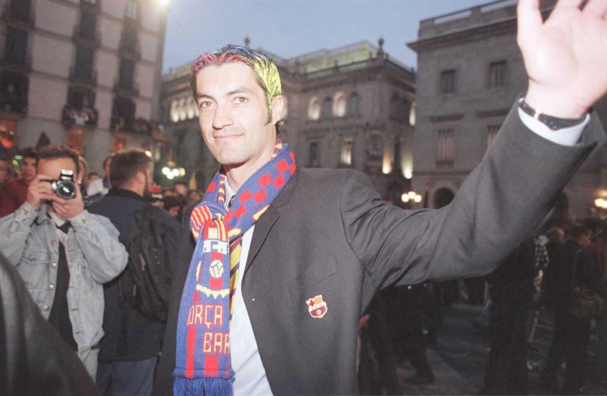Vitor Baia celebra uno de los títulos con el Barça